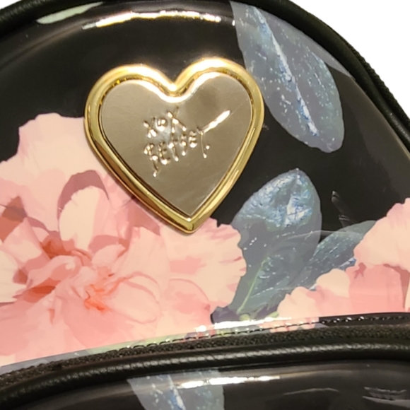 Betsey Johnson Travel Back Pack - Picture 13 of 16